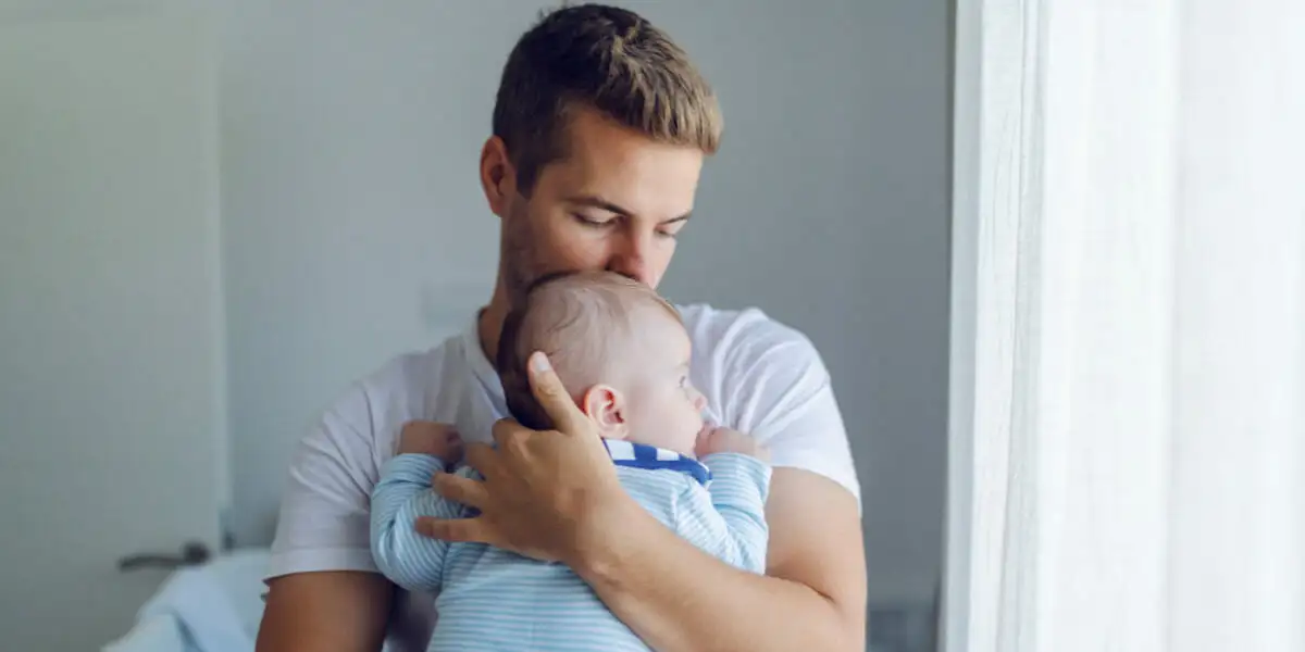 Prendre Bébé Dans Ses Bras Bonne Ou Mauvaise Idée Je Suis Papa 